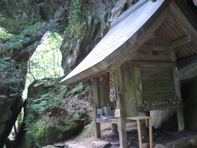 神秘な地　『韓竈神社(からかまじんじゃ)』